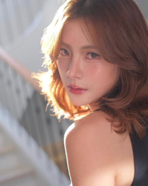 ใบเฟิร์น พิมพ์ชนก กับทรงผมสั้นดีเทลเก๋ มาส่องกันเถอะว่าเป็นทรงอะไร