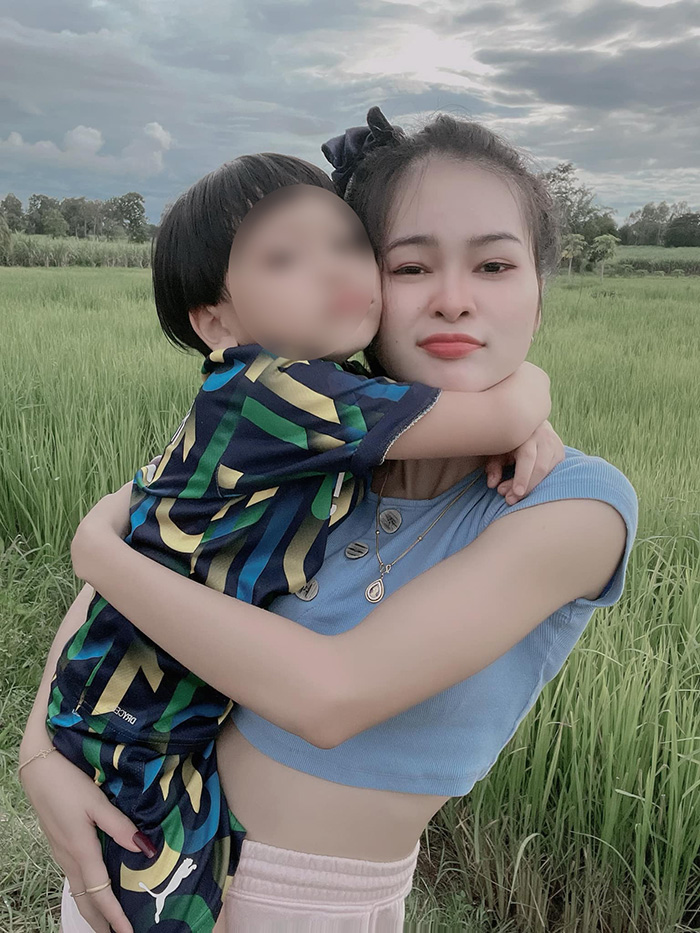 เอ๋ มิรา