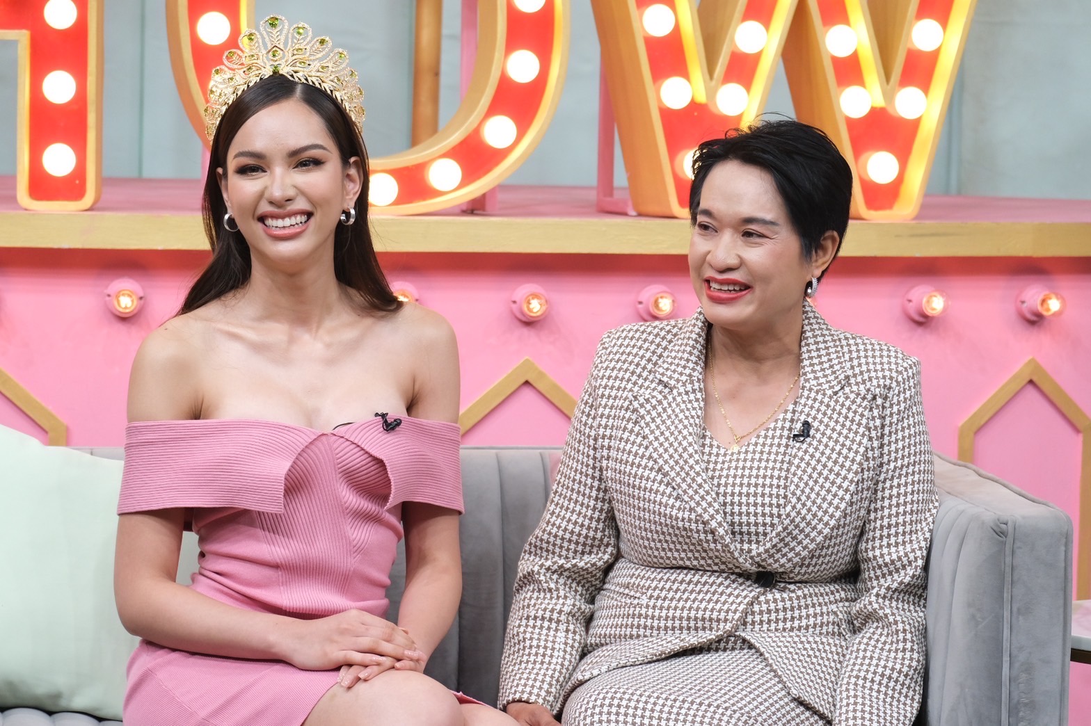 แอนนา เสืองามเอี่ยม