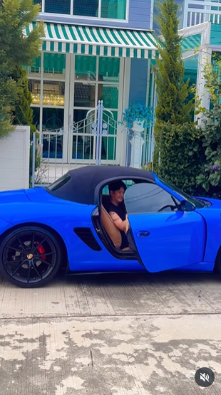  เป็กกี้ ศรีธัญญา 