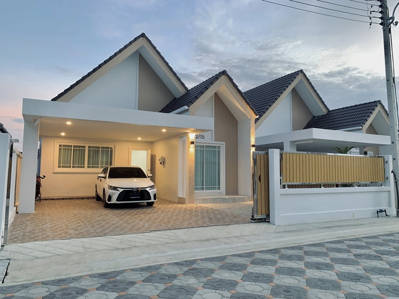 บ้านหลังแรก