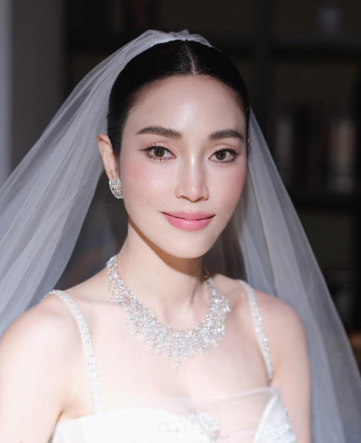 เมย์ พิชญ์นาฏ ชุดแต่งงาน