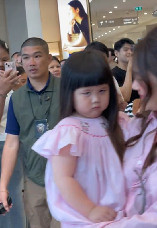 น้องแอบิเกล เปิดโหมดดาราสาว