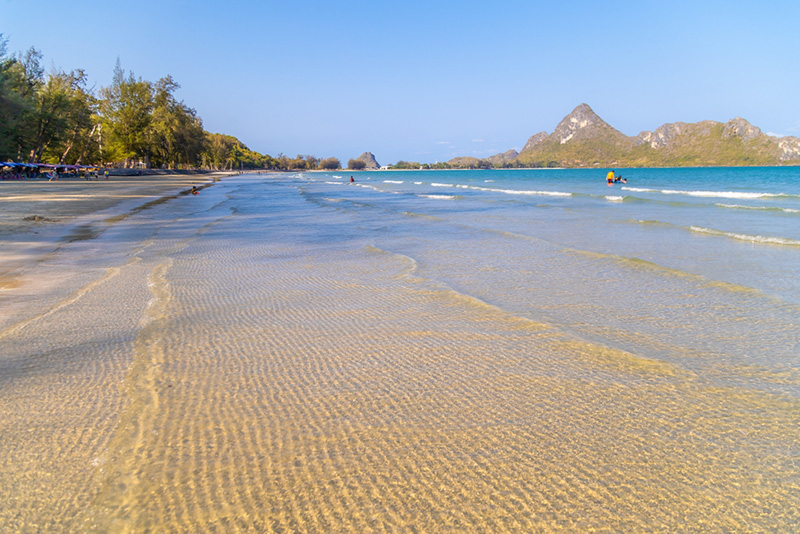 ทะเลหน้าร้อนใกล้กรุงเทพฯ 2568 อ่าวมะนาว จังหวัดประจวบคีรีขันธ์