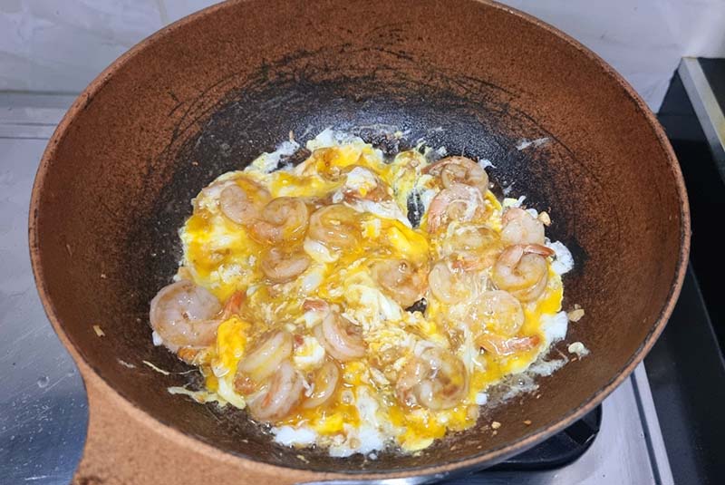 มะระผัดไข่กุ้งสด กุ้งกระเทียมผัดไข่