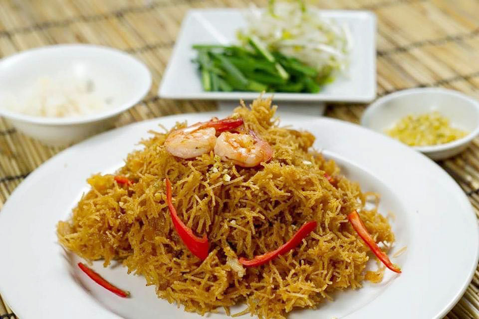 หมี่กรอบ
