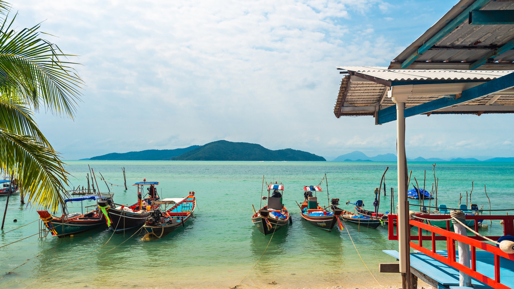 หาดอ่าวท้องกรูด