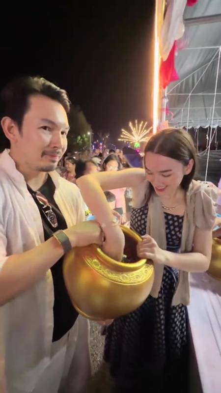 อั้ม อธิชาติ เดียร์น่า