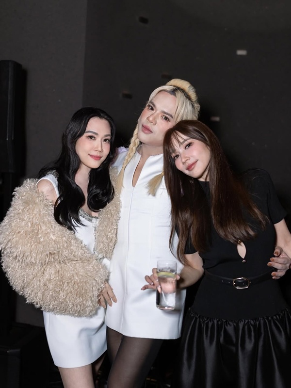 เปิดภาพ อั้ม พัชราภา เอ ศุภชัย เมย์ เฟื่องอารมย์ สามเพื่อนซี้ 