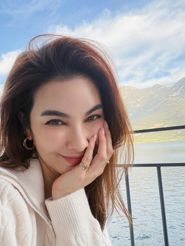  แบงค์ พชร โบว์ เบญจวรรณ คู่รักดารา