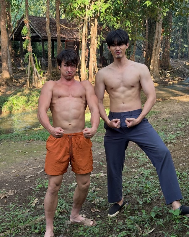 เปิดภาพ 3 หนุ่มหล่อโชว์กล้าม หลังหนังธี่หยด 3 กวาดรายได้ 400 ล้าน
