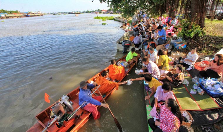 วันออกพรรษา