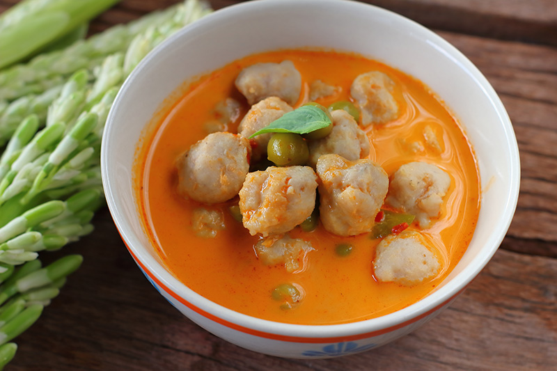 แกงเผ็ดลูกชิ้นปลากราย สูตรแกงเผ็ด เมนูแกง อาหารไทย