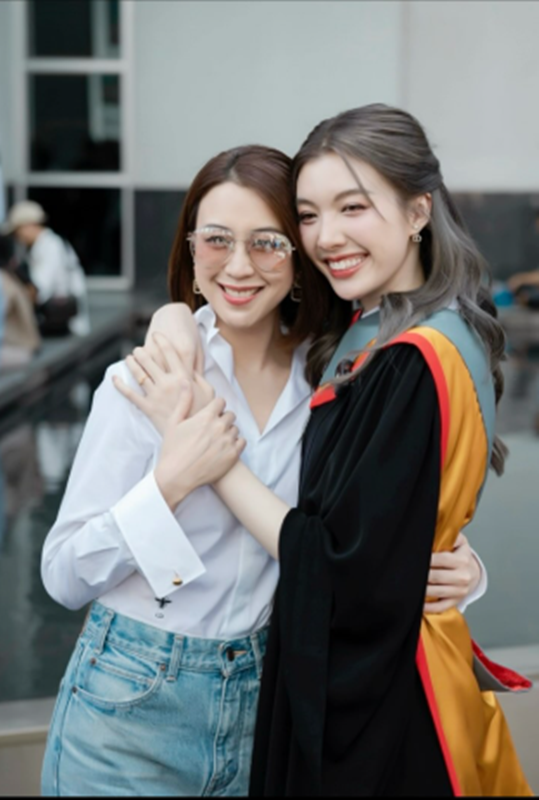 ดราม่า ออม กรณ์นภัส ร้องไห้ในงานที่จีน