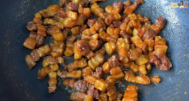 หมูสามชั้นคั่วซีอิ๊ว