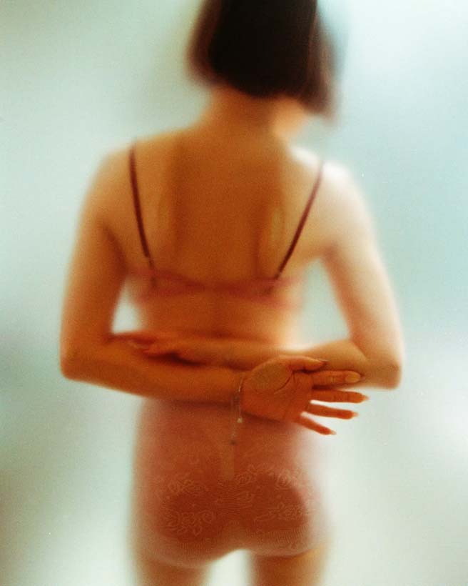 พลอย หอวัง ใส่ชุดชั้นในถ่ายรูป นาน ๆ มาที แต่โซเชียลร้อนฉ่า