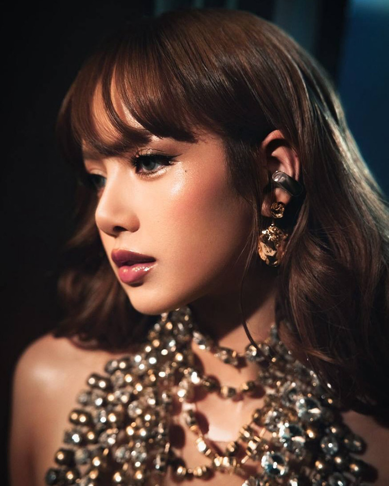 ลิซ่า กับท่าเต้นทุบสะโพก