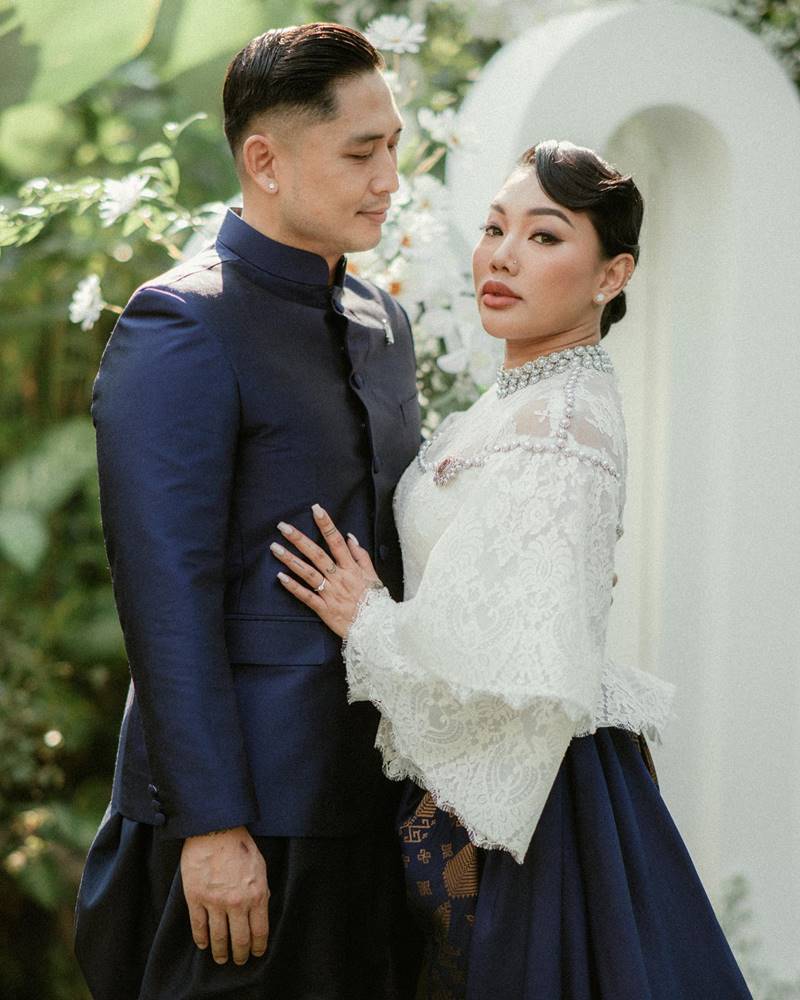 ดา เอ็นโดรฟิน, เดนนิส ไทยคูน
