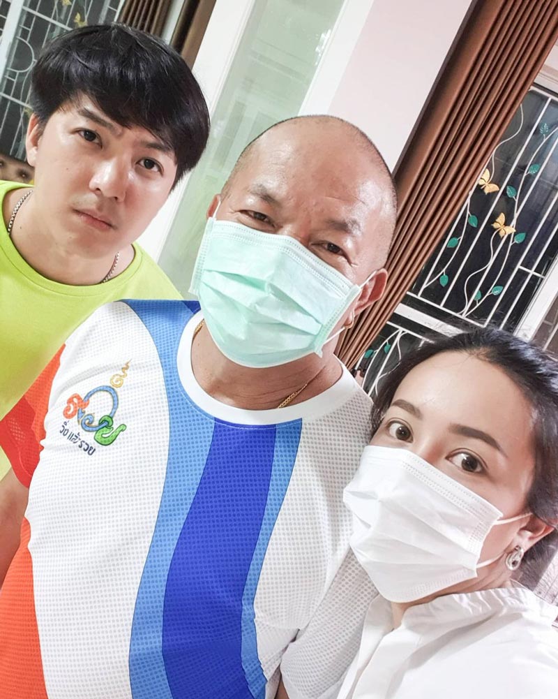 ค่อม ชวนชื่น