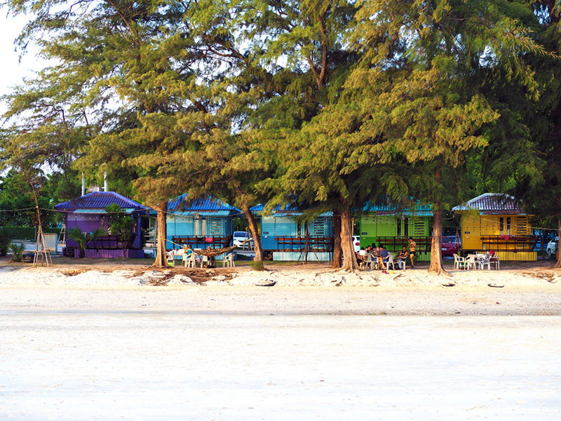 หาดน้ำใส ชลบุรี จองที่พัก