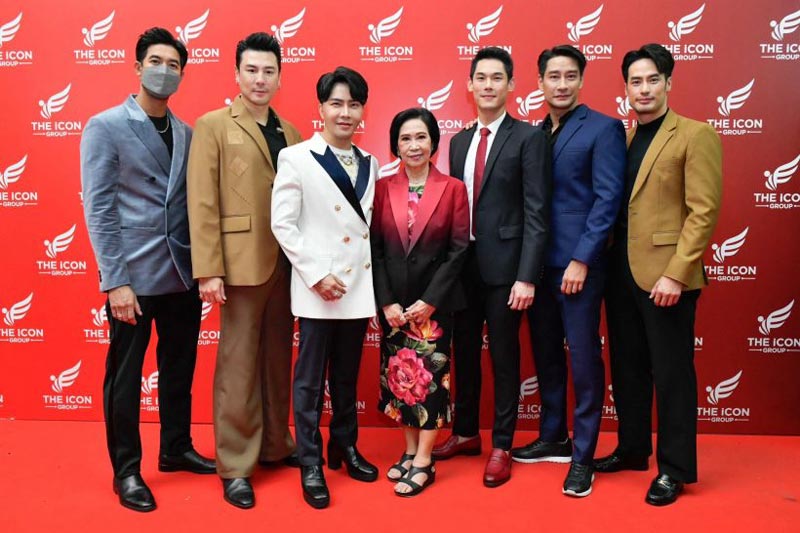 เวียร์ ศุกลวัฒน์ โดนขุดภาพเป็นพรีเซ็นเตอร์ The iCON