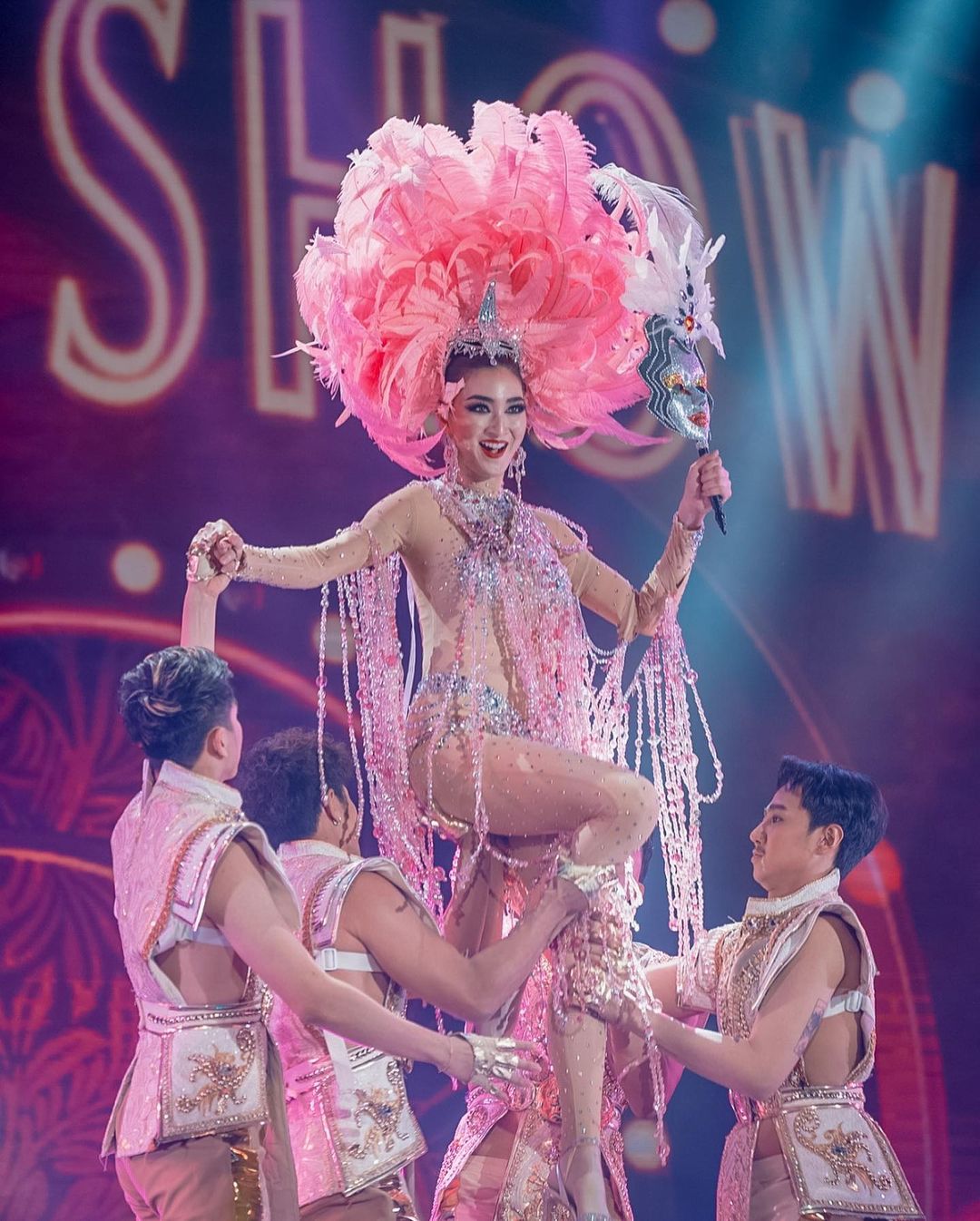 โชว์ทิฟฟานี่ แพนเค้ก-หม่ำ 