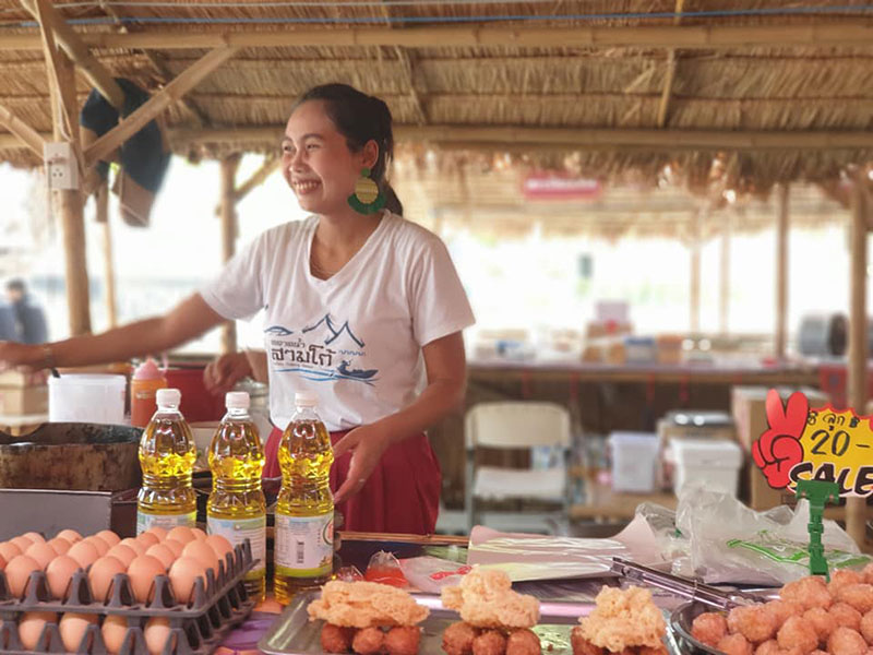 ที่เที่ยวอ่างทอง