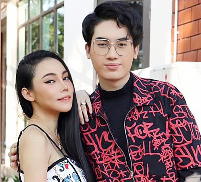 เอ็มมี่ อมลวรรณ น้องเสือ