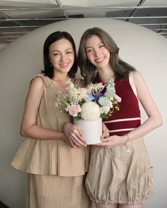 ดราม่า ออม กรณ์นภัส ร้องไห้ในงานที่จีน