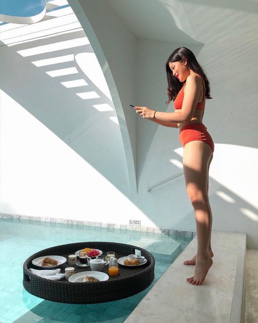 แพรว ภัทราพร