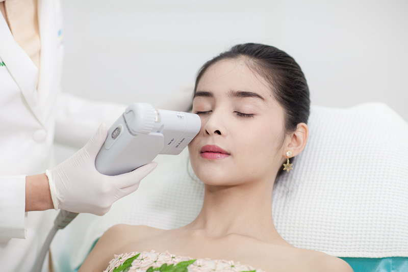 ลดริ้วรอยรอบดวงตา