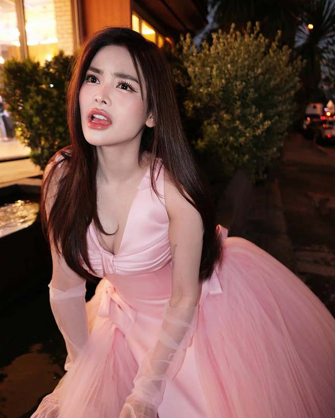 อิงฟ้า วราหะ กับแฟชั่นสุดน่ารัก ลุคเจ้าหญิง