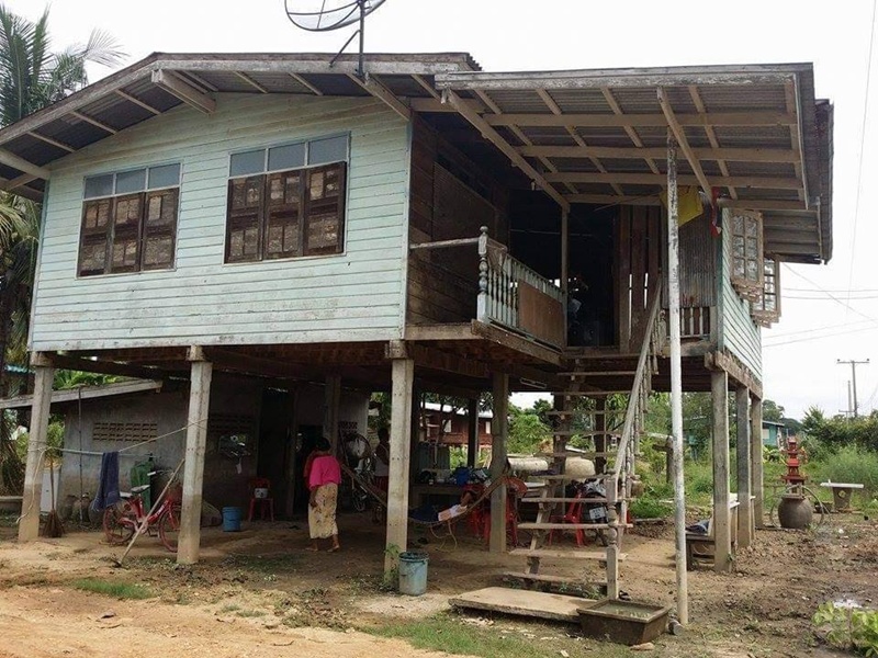 บ้านไม้เก่า