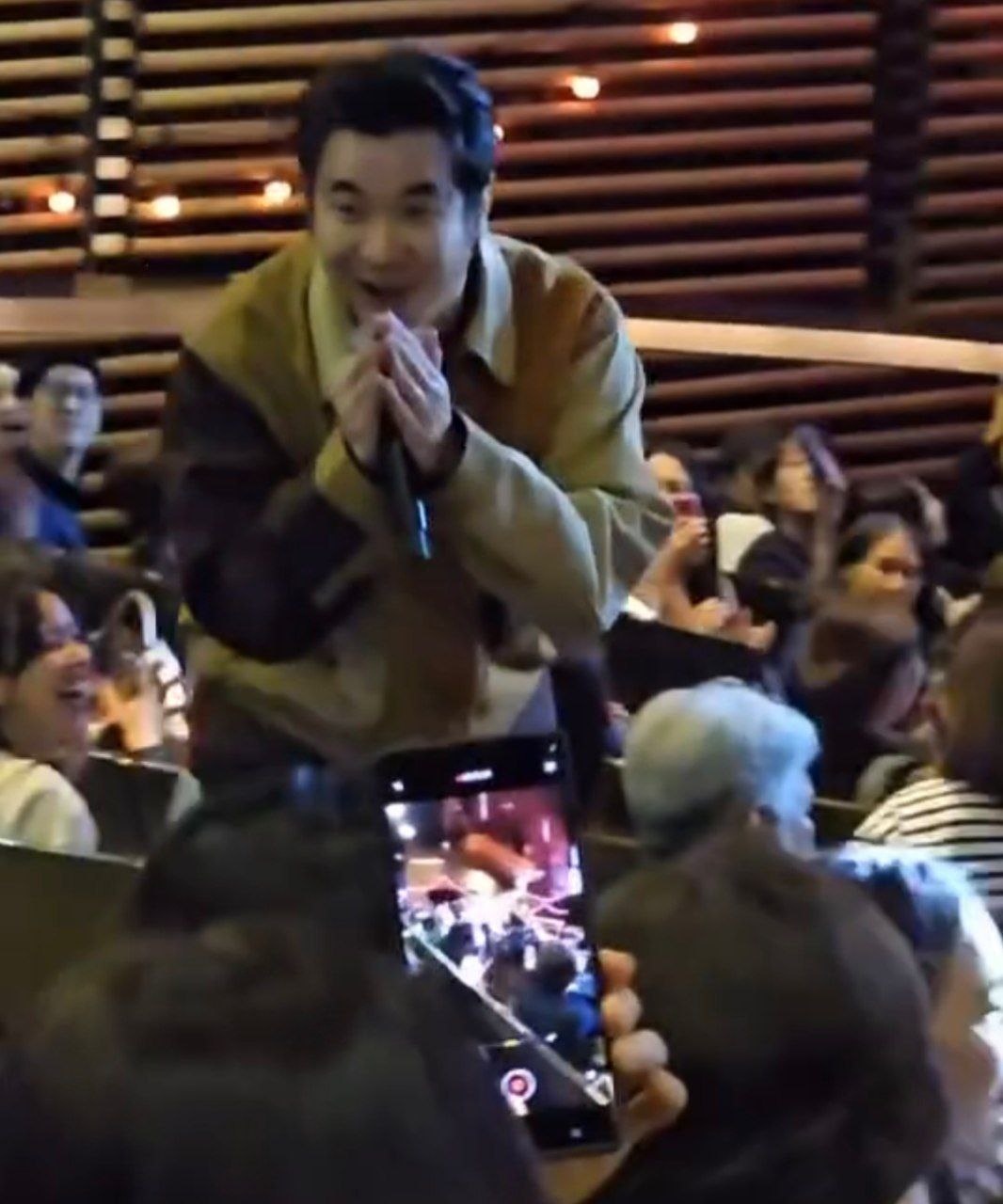 พี่อ้อย ให้กำลังใจ แสตมป์