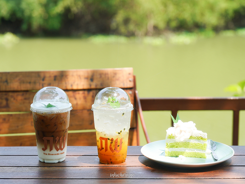ภพ The Riverside Cafe