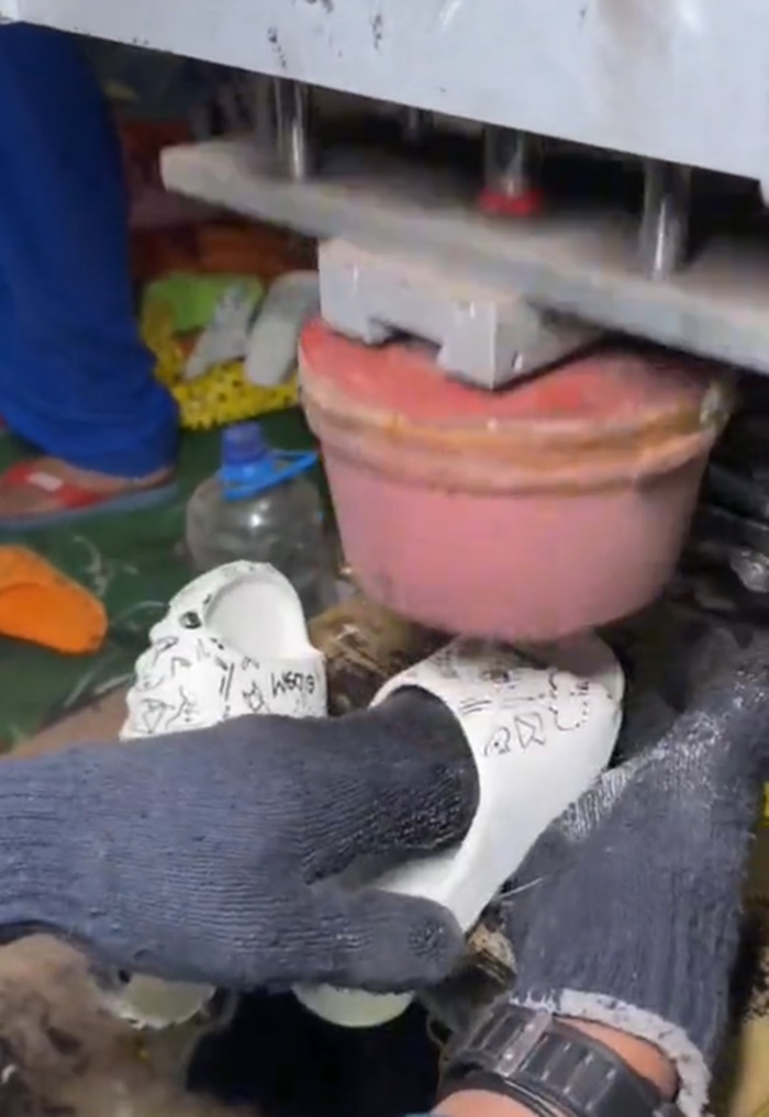 รองเท้าแตะ