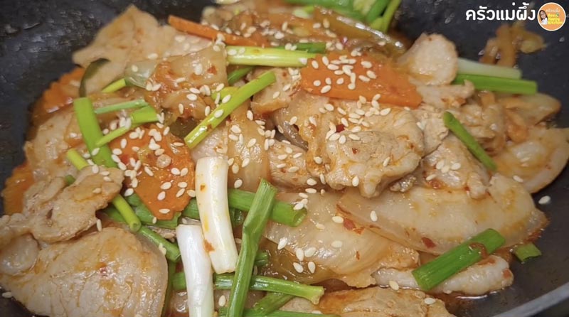 หมูสามชั้นผัดกิมจิ
