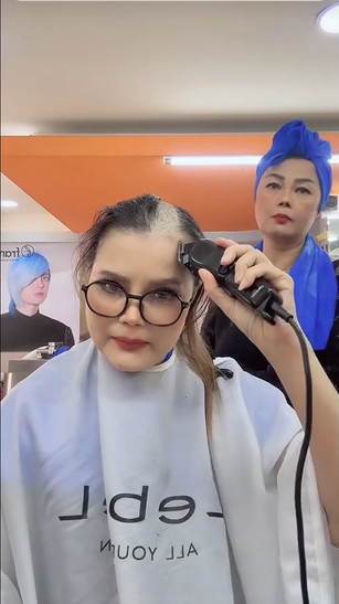 จันทร์จวง น้องสาว พุ่มพวง ดวงจันทร์ โกนผมสู้มะเร็ง