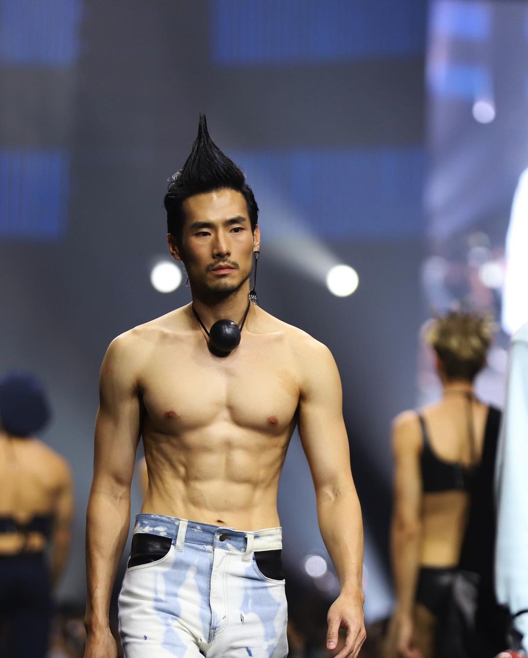 ภัทร ฉัตรบริรักษ์ 