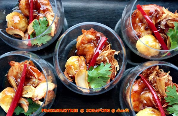 ไข่กุ้งทอดซอสมะขาม