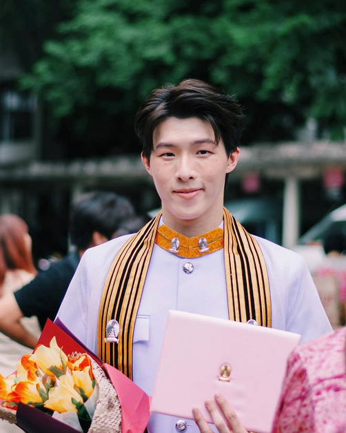 ดารารับปริญญา