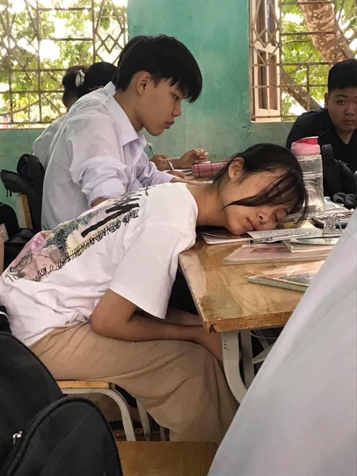 หลับในห้องเรียน