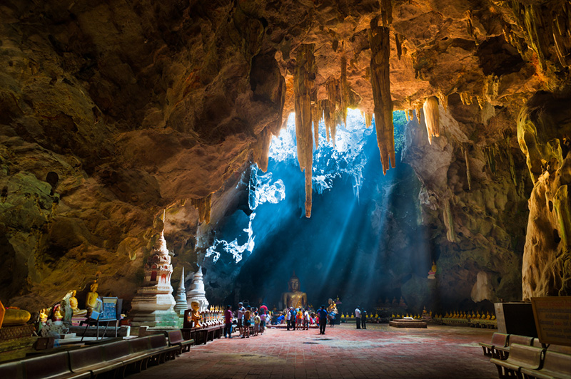 ที่เที่ยวเพชรบุรี ถ้ำเขาหลวง (วัดถ้ำเขาหลวง)