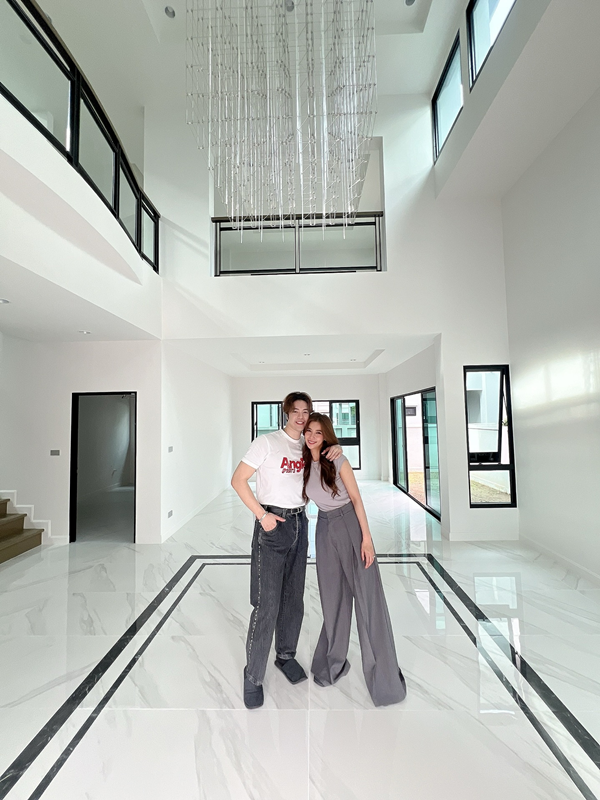 แม็ค วีรคณิศร์-วิว วรรณรท เผยโฉมเรือนหอหลังงาม