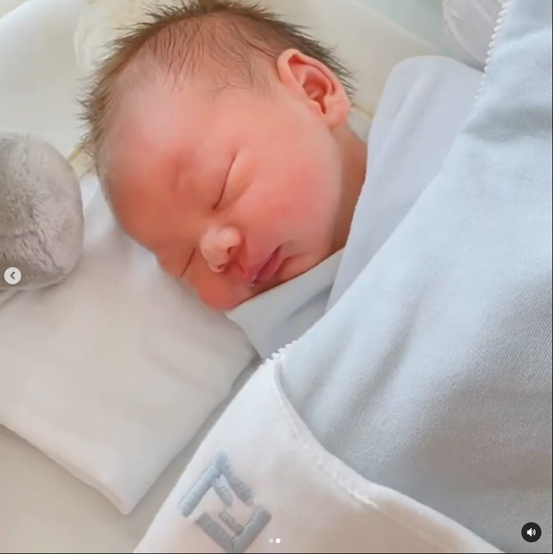 บี มาติกา คลอดลูก