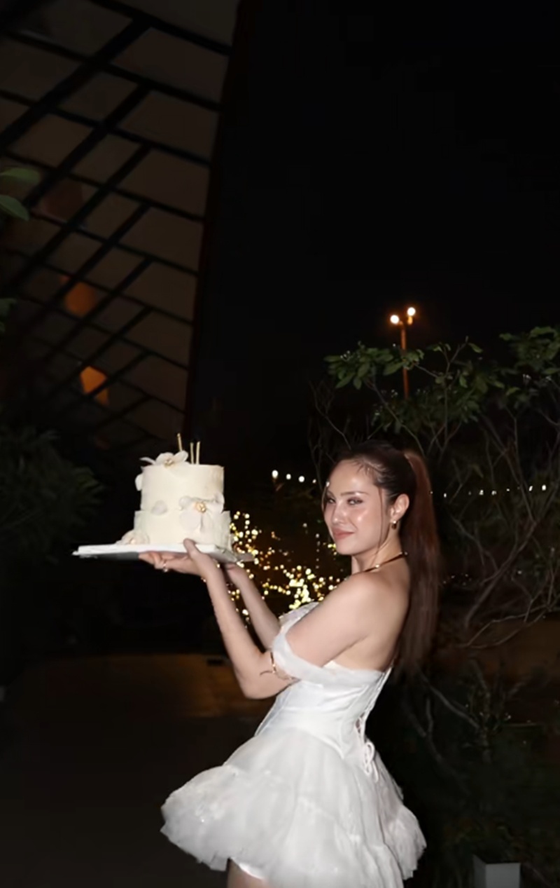 ขวัญ อุษามณี