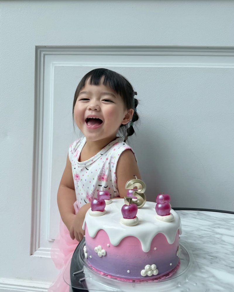 น้องเอลิเซีย
