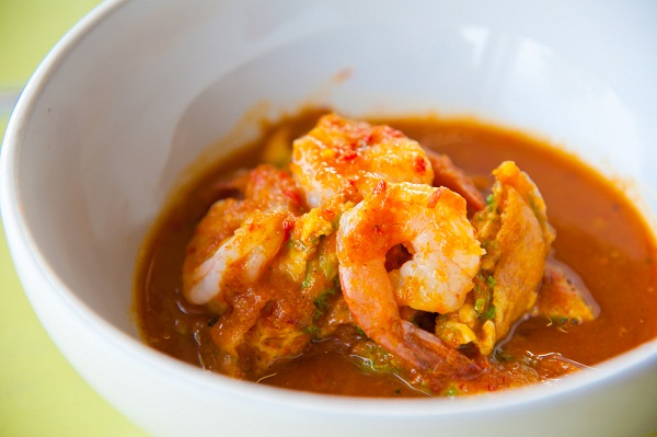 แกงส้มชะอมกุ้ง