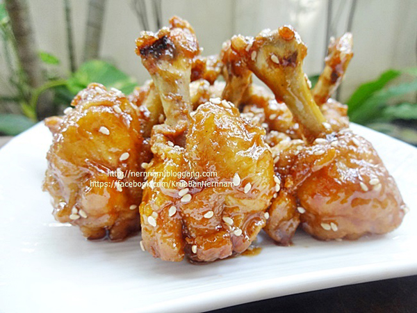 ไก่ทอดคลุกซอส