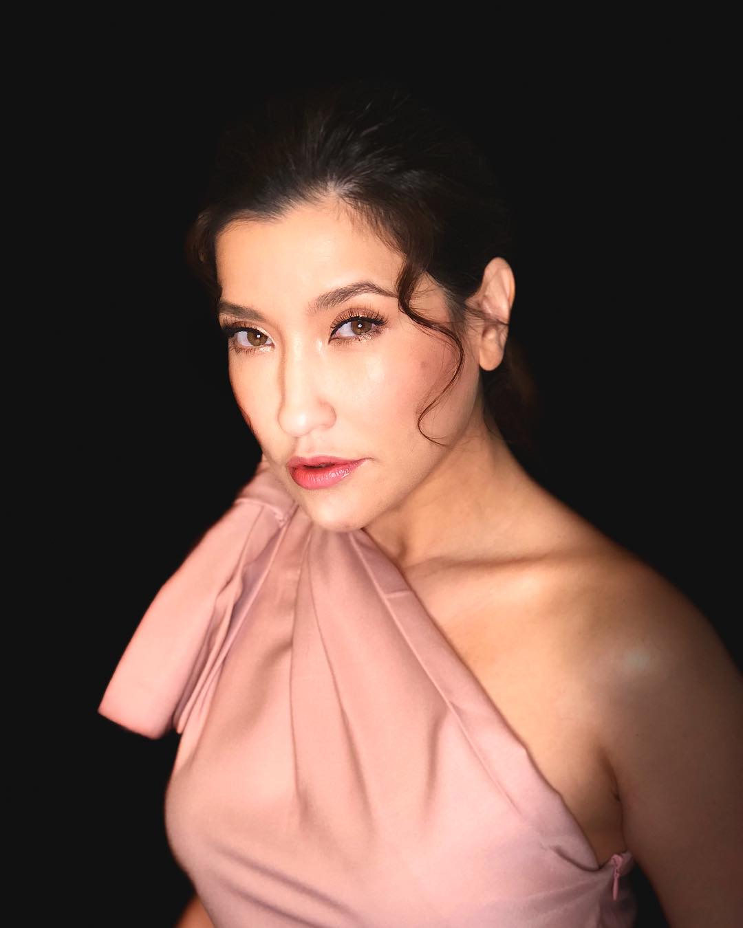 แองจี้ เฮสติ้งส์ ท้อง